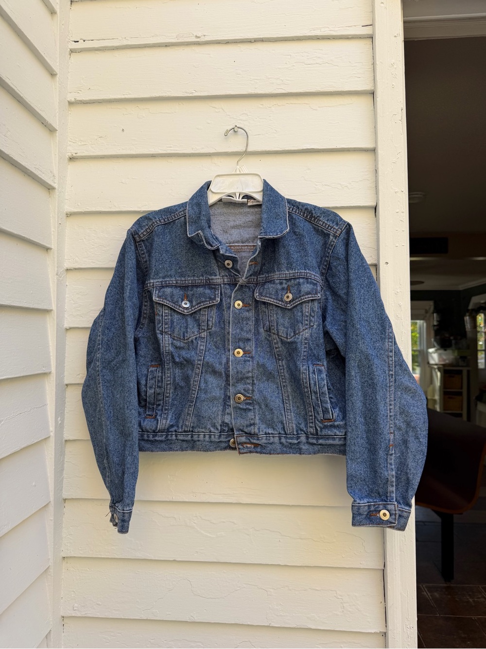 Classic Cropped Women's Blue Denim Long Sleeve Button Down Jean Jacket